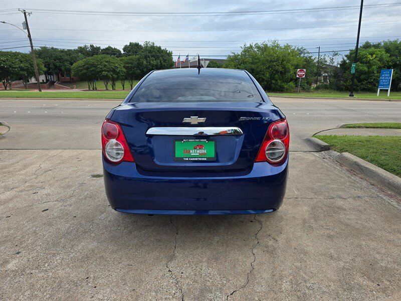 2014 Chevrolet Sonic LT Auto - Photo 7 - Garland, TX 75042