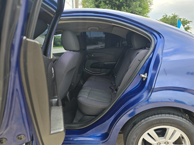 2014 Chevrolet Sonic LT Auto - Photo 16 - Garland, TX 75042