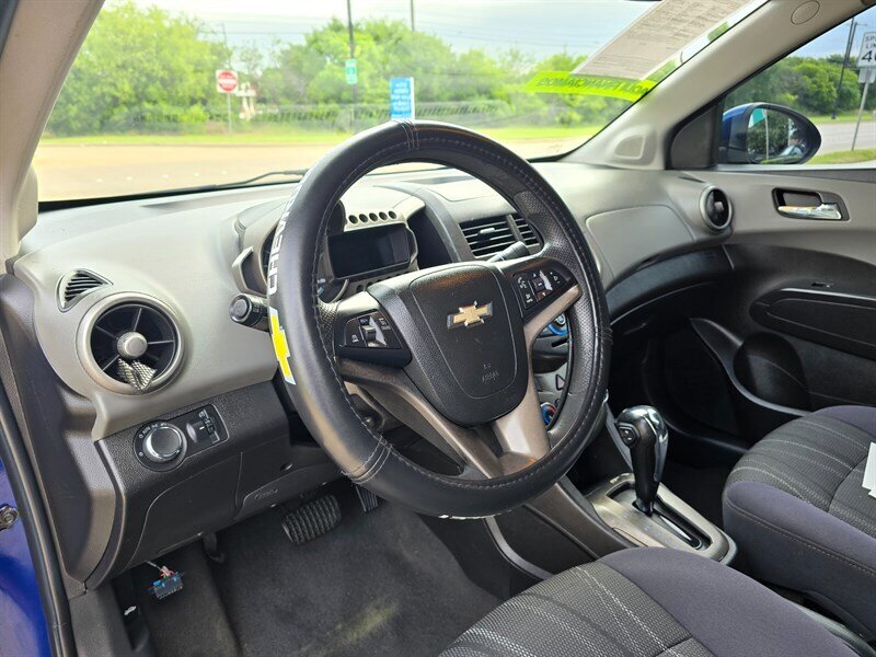 2014 Chevrolet Sonic LT Auto - Photo 14 - Garland, TX 75042