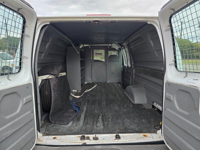 2003 Ford E-Series Van E-350 SD - Photo 8 - Garland, TX 75042