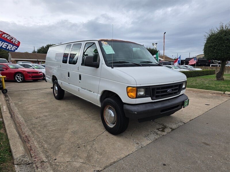 2003 Ford E-Series Van E-350 SD - Photo 11 - Garland, TX 75042