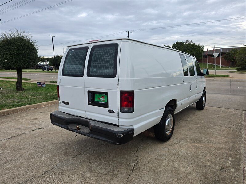 2003 Ford E-Series Van E-350 SD - Photo 9 - Garland, TX 75042