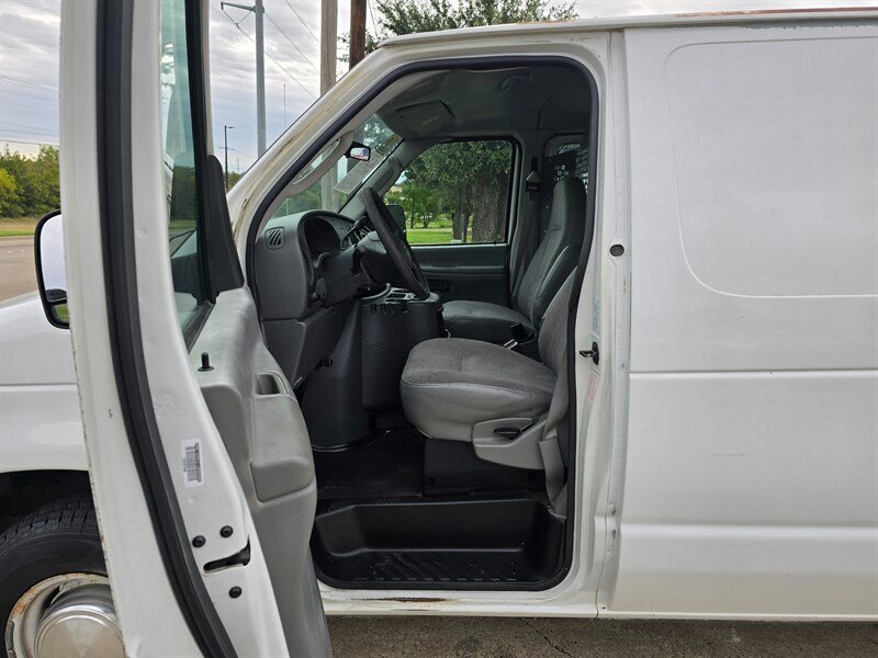 2003 Ford E-Series Van E-350 SD - Photo 14 - Garland, TX 75042
