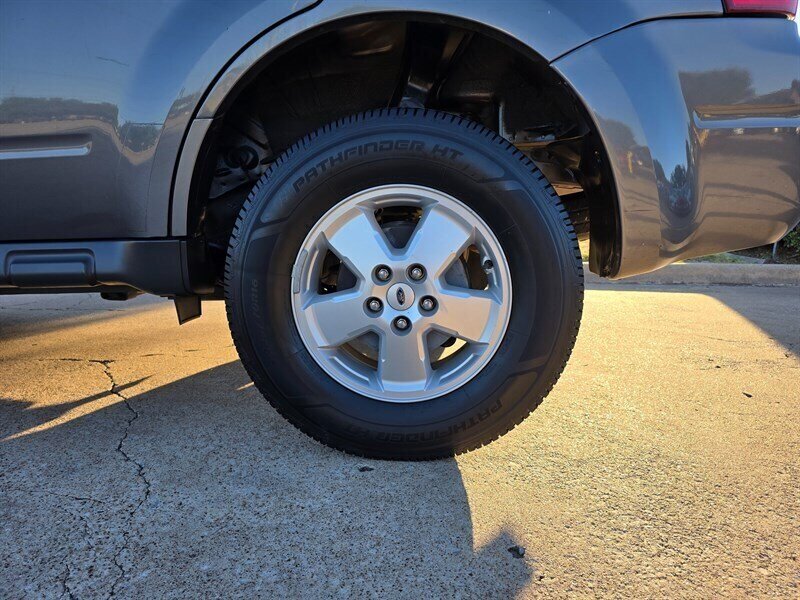 2012 Ford Escape XLT - Photo 5 - Garland, TX 75042