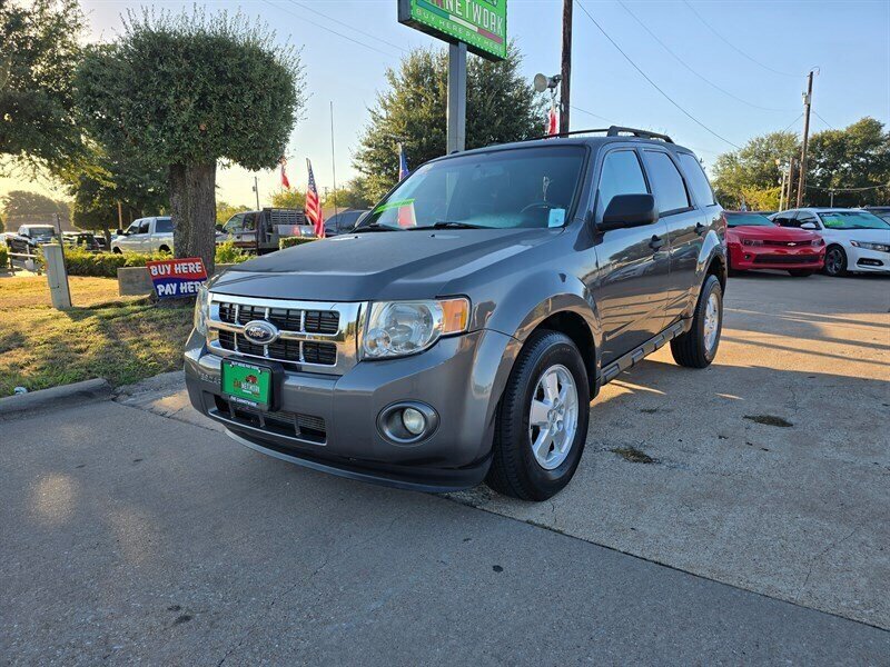 2012 Ford Escape XLT - Photo 2 - Garland, TX 75042
