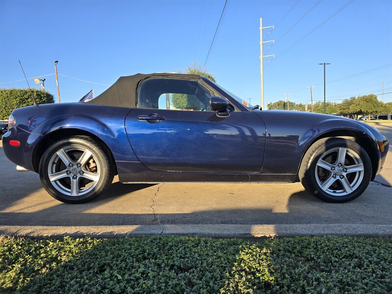 2007 Mazda MX-5 Miata Sport   - Photo 12 - Garland, TX 75042