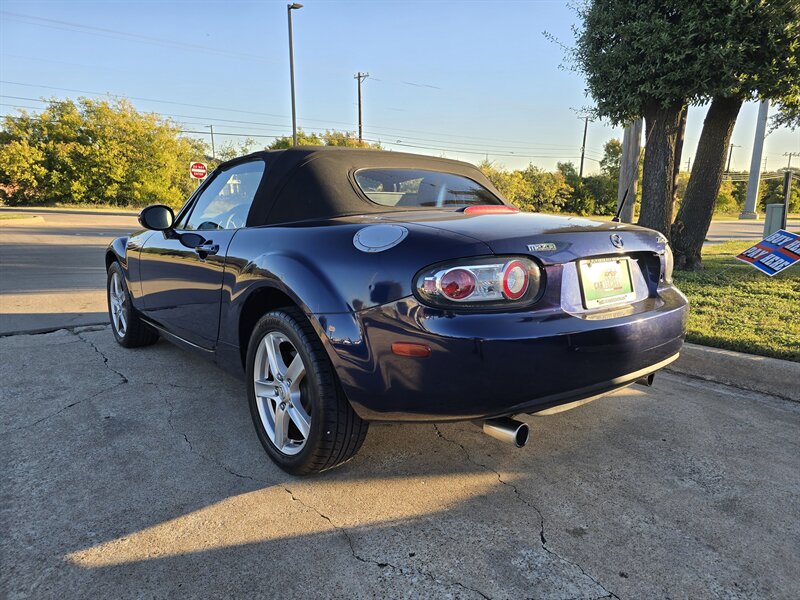 2007 Mazda MX-5 Miata Sport   - Photo 8 - Garland, TX 75042