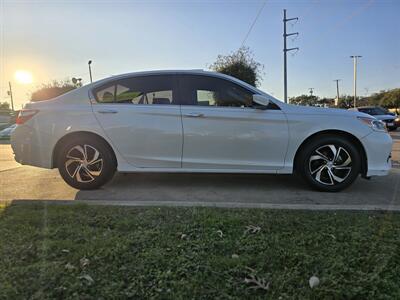 2016 Honda Accord LX   - Photo 9 - Garland, TX 75042