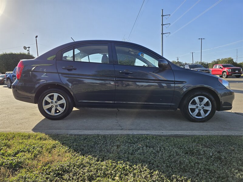 2010 Hyundai ACCENT GLS - Photo 9 - Garland, TX 75042