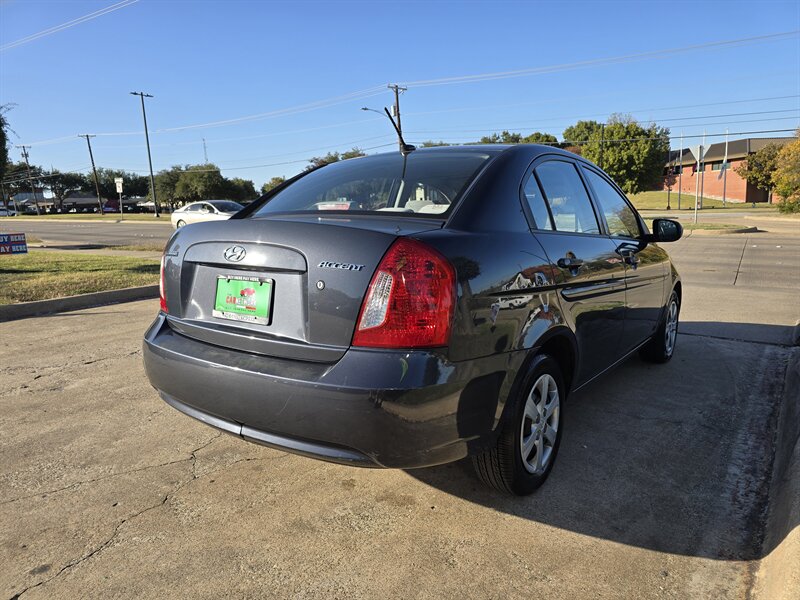2010 Hyundai ACCENT GLS - Photo 8 - Garland, TX 75042