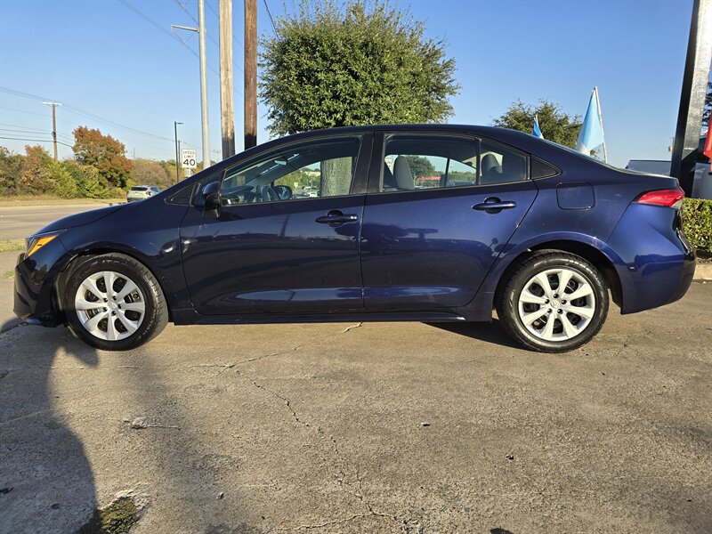 2024 Toyota Corolla LE - Photo 3 - Garland, TX 75042