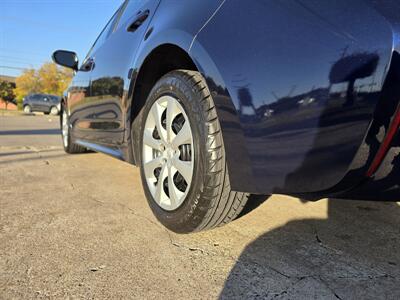 2024 Toyota Corolla LE - Photo 5 - Garland, TX 75042