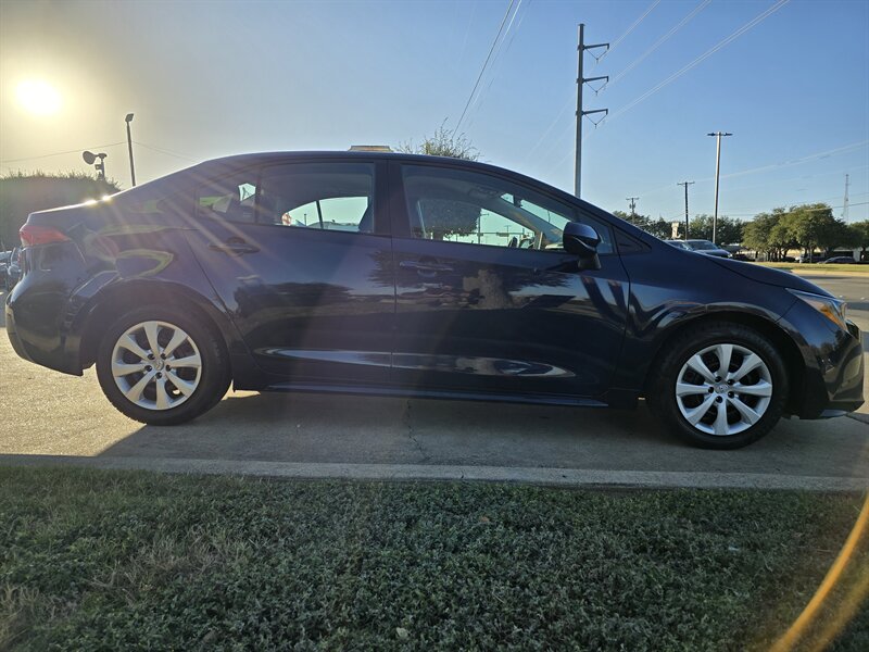 2024 Toyota Corolla LE - Photo 9 - Garland, TX 75042