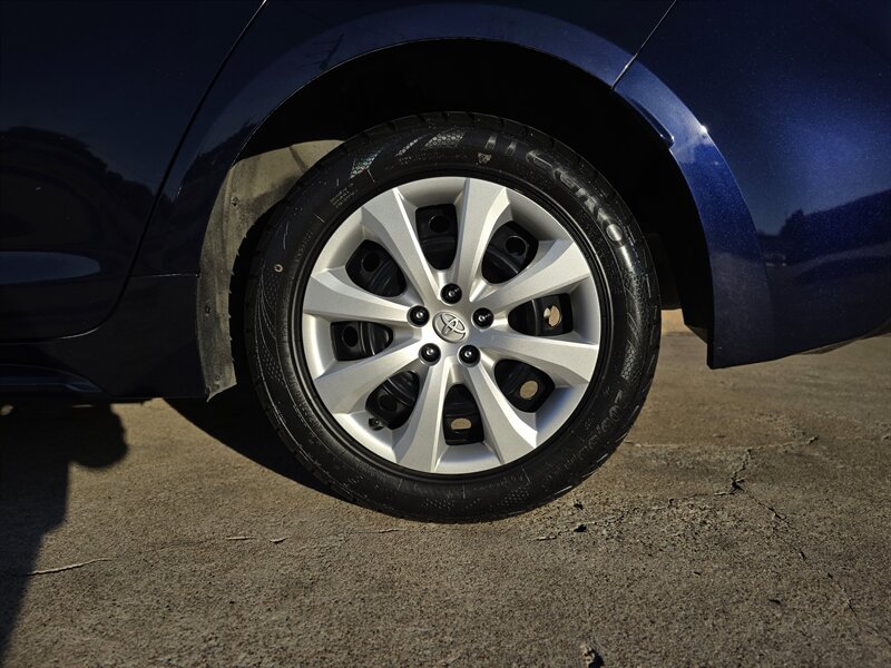 2024 Toyota Corolla LE - Photo 4 - Garland, TX 75042