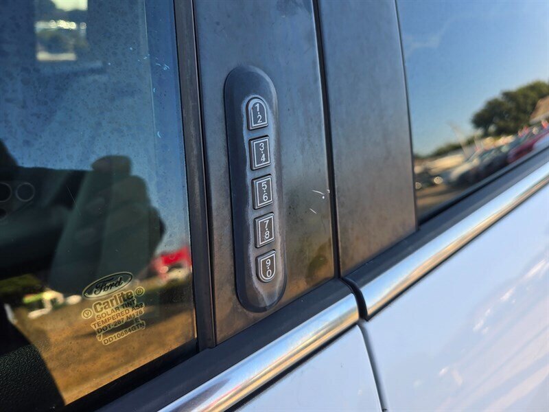 2008 Ford Taurus SEL - Photo 3 - Garland, TX 75042
