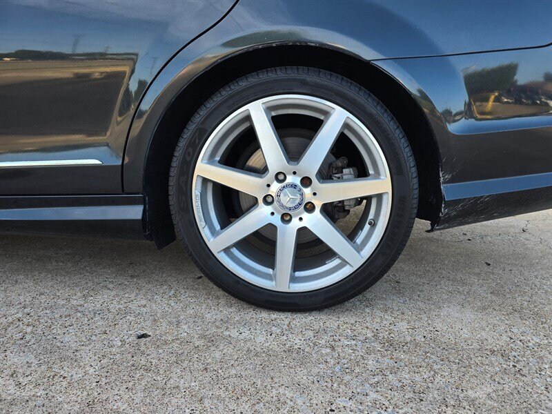 2012 Mercedes-Benz C 250 Sport - Photo 5 - Garland, TX 75042