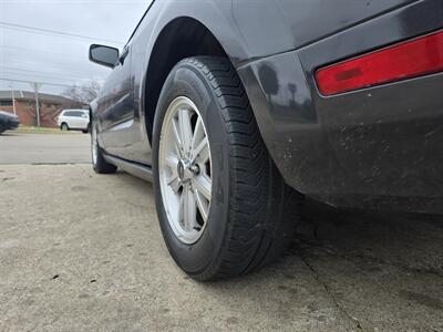 2009 Ford Mustang V6 Premium   - Photo 5 - Garland, TX 75042