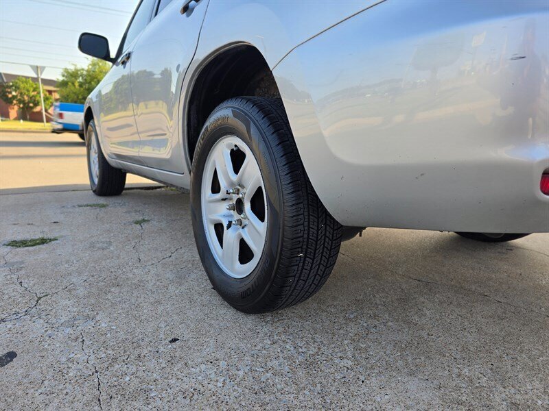 2012 Toyota RAV4 - Photo 5 - Garland, TX 75042