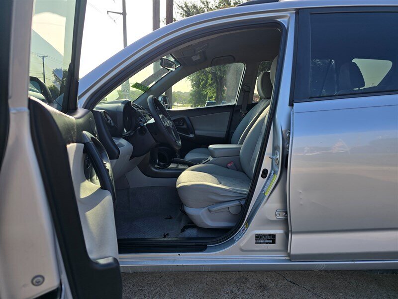 2012 Toyota RAV4 - Photo 16 - Garland, TX 75042