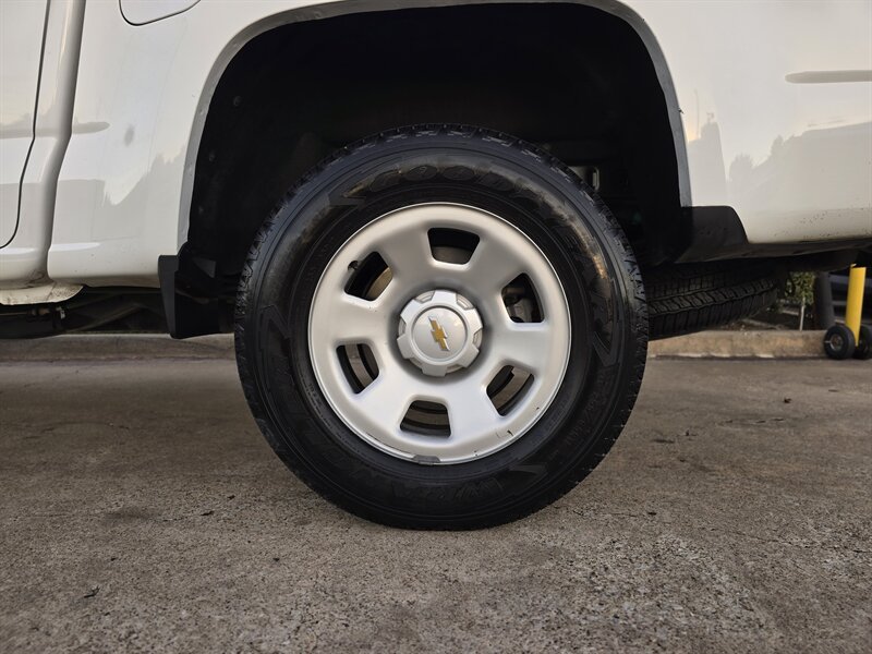 2022 Chevrolet Colorado Work Truck - Photo 4 - Garland, TX 75042