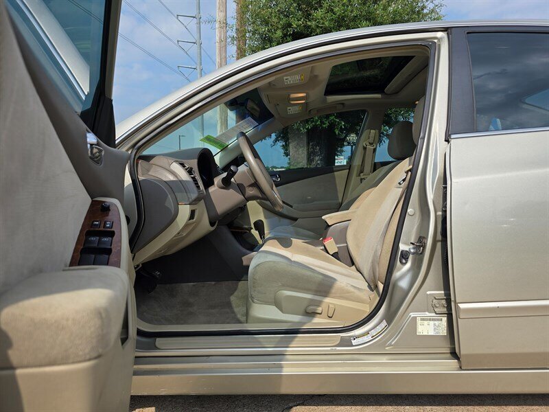 2009 Nissan Altima 2.5 S - Photo 14 - Garland, TX 75042