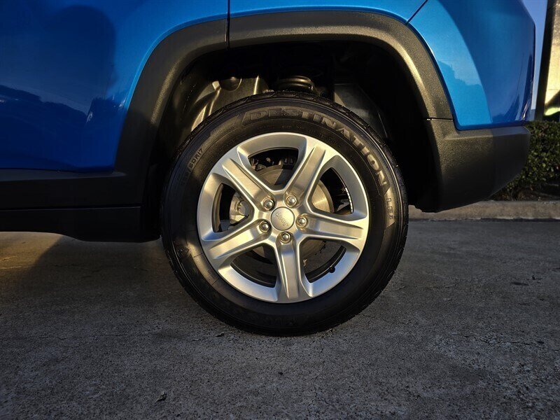 2024 Jeep Compass Latitude - Photo 5 - Garland, TX 75042