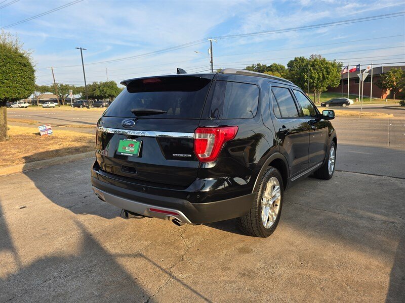 2016 Ford Explorer XLT - Photo 12 - Garland, TX 75042