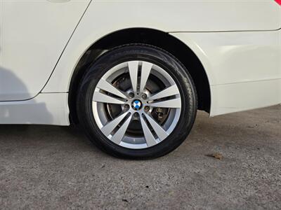 2009 BMW 5 Series 528i   - Photo 4 - Garland, TX 75042