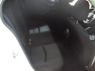 2014 Mazda Mazda3 i Touring   - Photo 7 - Surrey, BC V3T 2T5