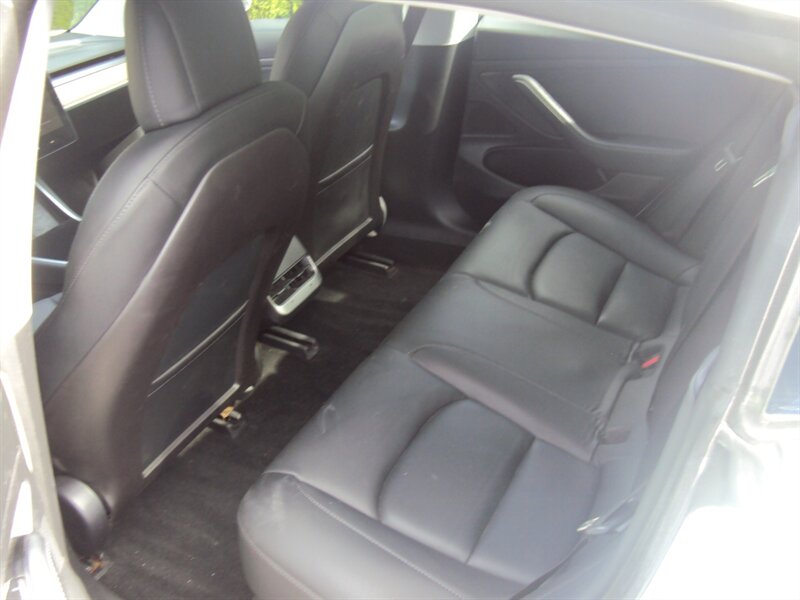 2020 Tesla Model 3 Standard Range - Photo 5 - Surrey, BC V3T 2T5