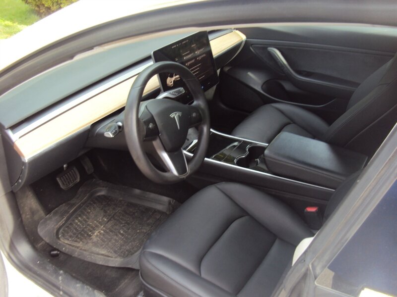 2020 Tesla Model 3 Standard Range - Photo 6 - Surrey, BC V3T 2T5