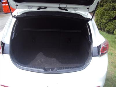 2012 Mazda Mazda3 i Touring   - Photo 6 - Surrey, BC V3T 2T5
