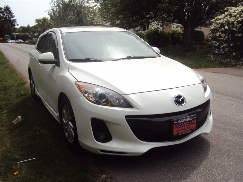 2012 Mazda Mazda3 i Touring   - Photo 1 - Surrey, BC V3T 2T5