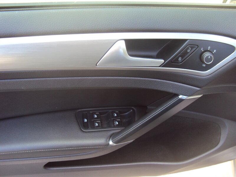 2015 Volkswagen Golf TSI S - Photo 8 - Surrey, BC V3T 2T5