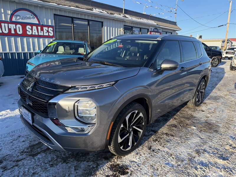 2022 Mitsubishi Outlander SEL  