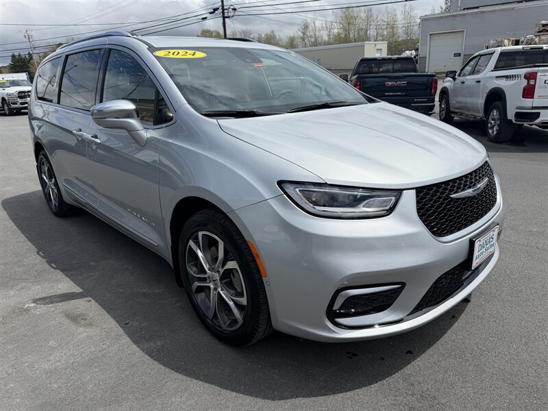 2024 Chrysler Pacifica Pinnacle  