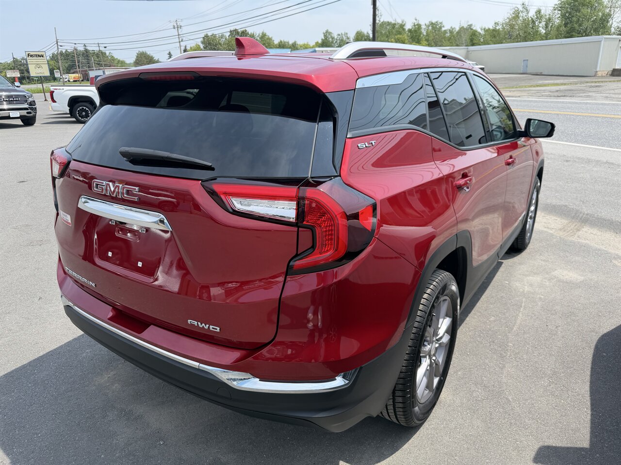 2023 GMC Terrain SLT - Photo 4