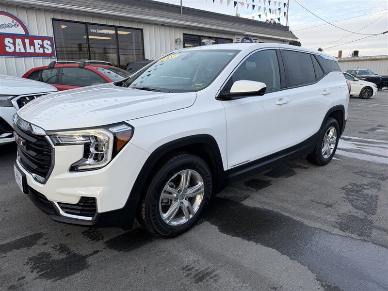 2024 GMC Terrain SLE's photo