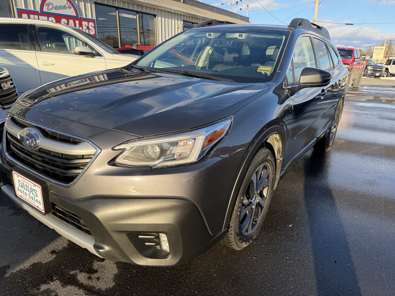 2022 Subaru Outback Limited photo 2