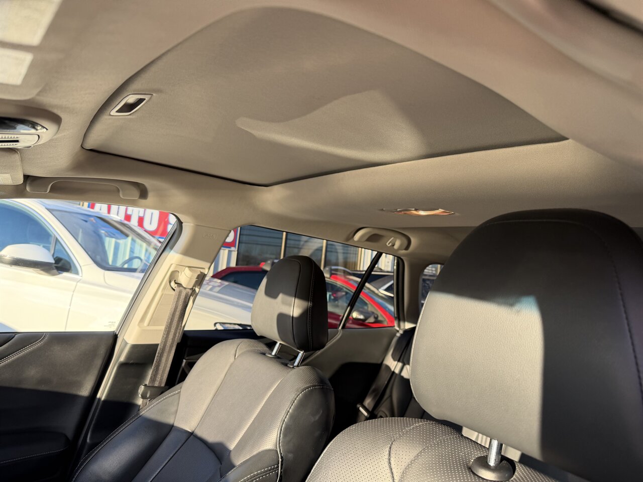 2022 Subaru Outback Limited - Photo 11