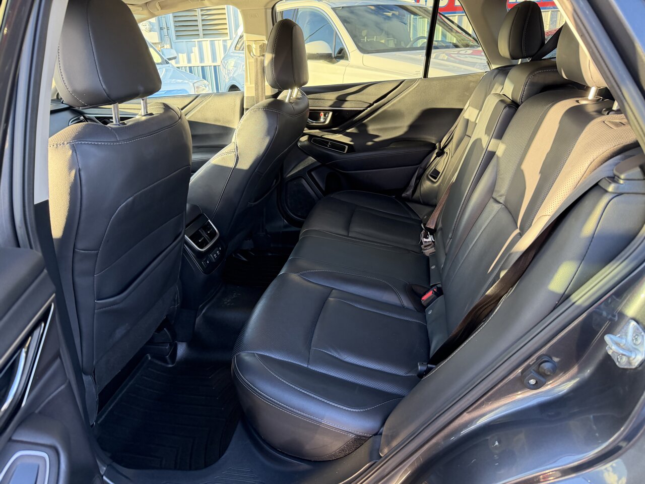 2022 Subaru Outback Limited - Photo 10