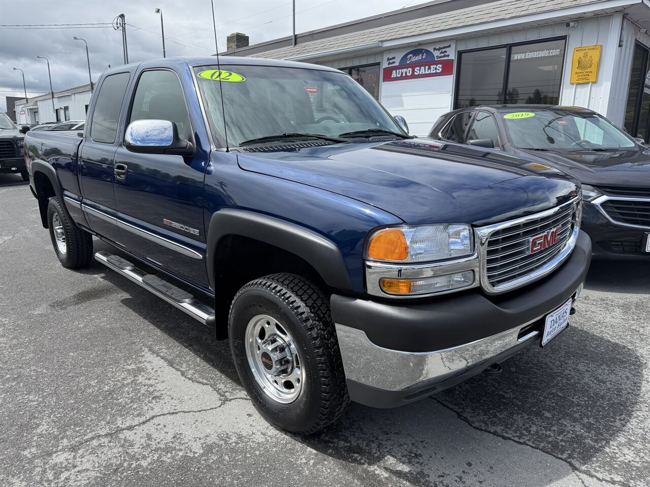 2002 GMC Sierra's photo