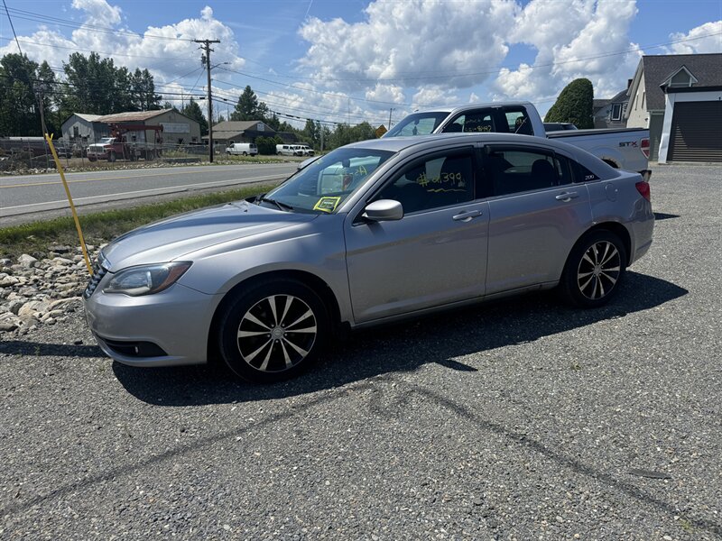 2013 Chrysler 200 Touring  