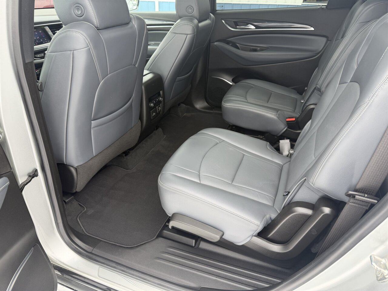 2022 Buick Enclave Essence - Photo 10