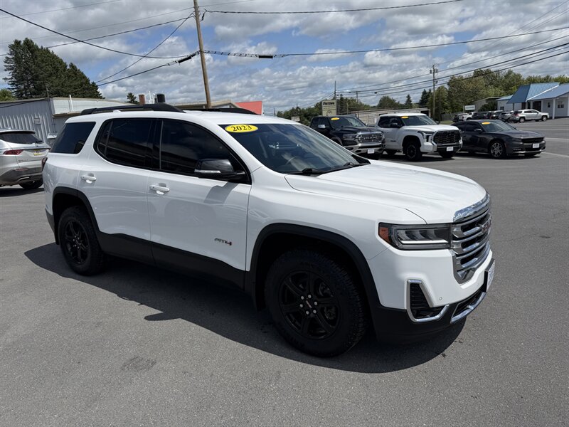 2023 GMC Acadia AT4  