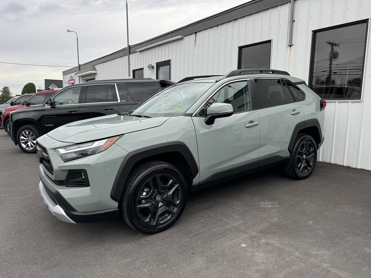 2023 Toyota RAV4 Adventure photo 3