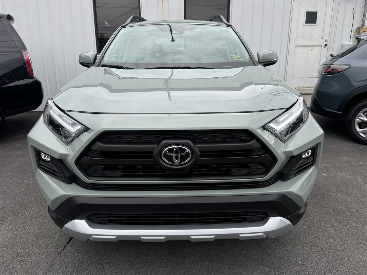 2023 Toyota RAV4 Adventure photo 4