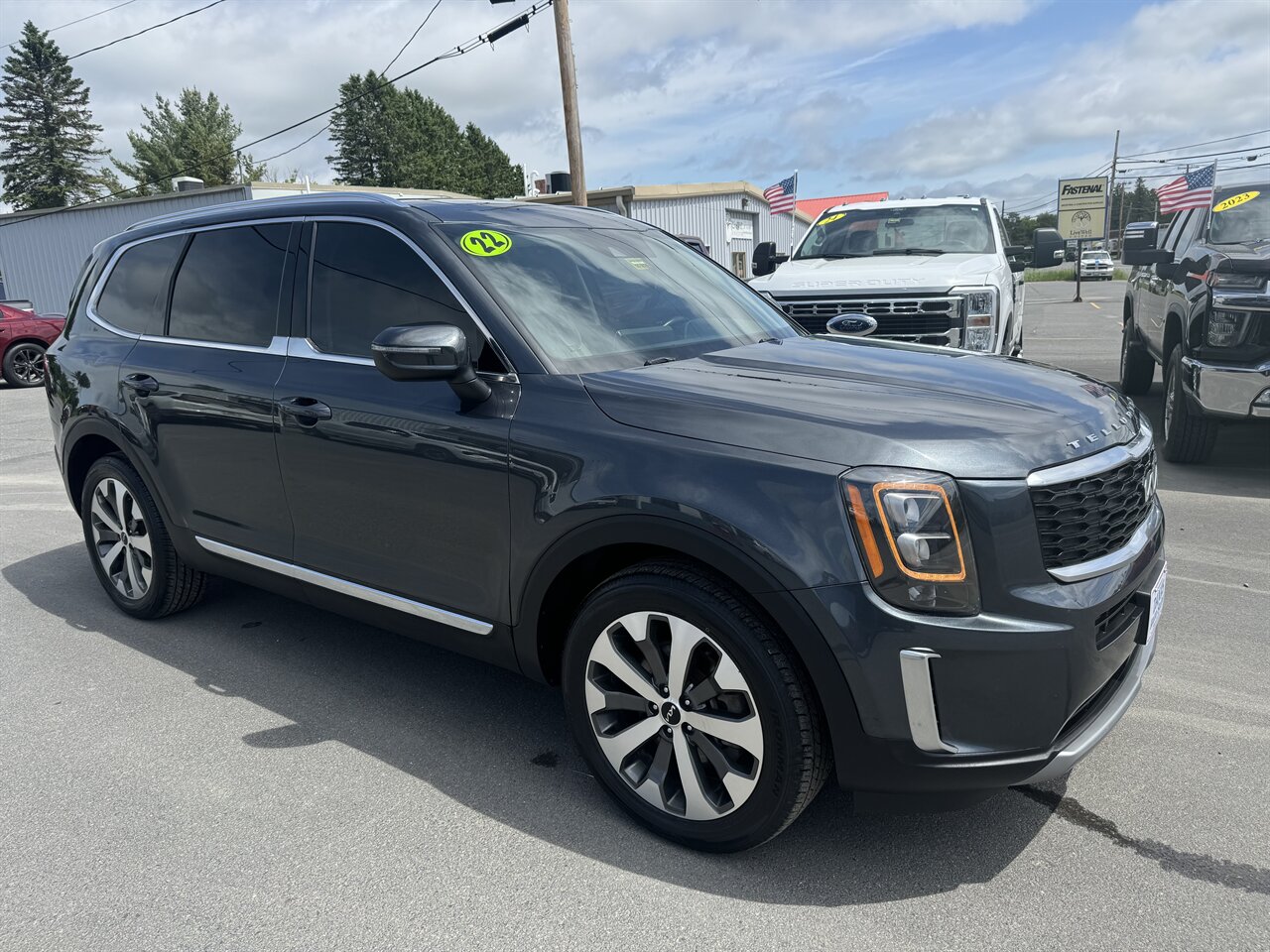 2022 Kia Telluride EX photo 2