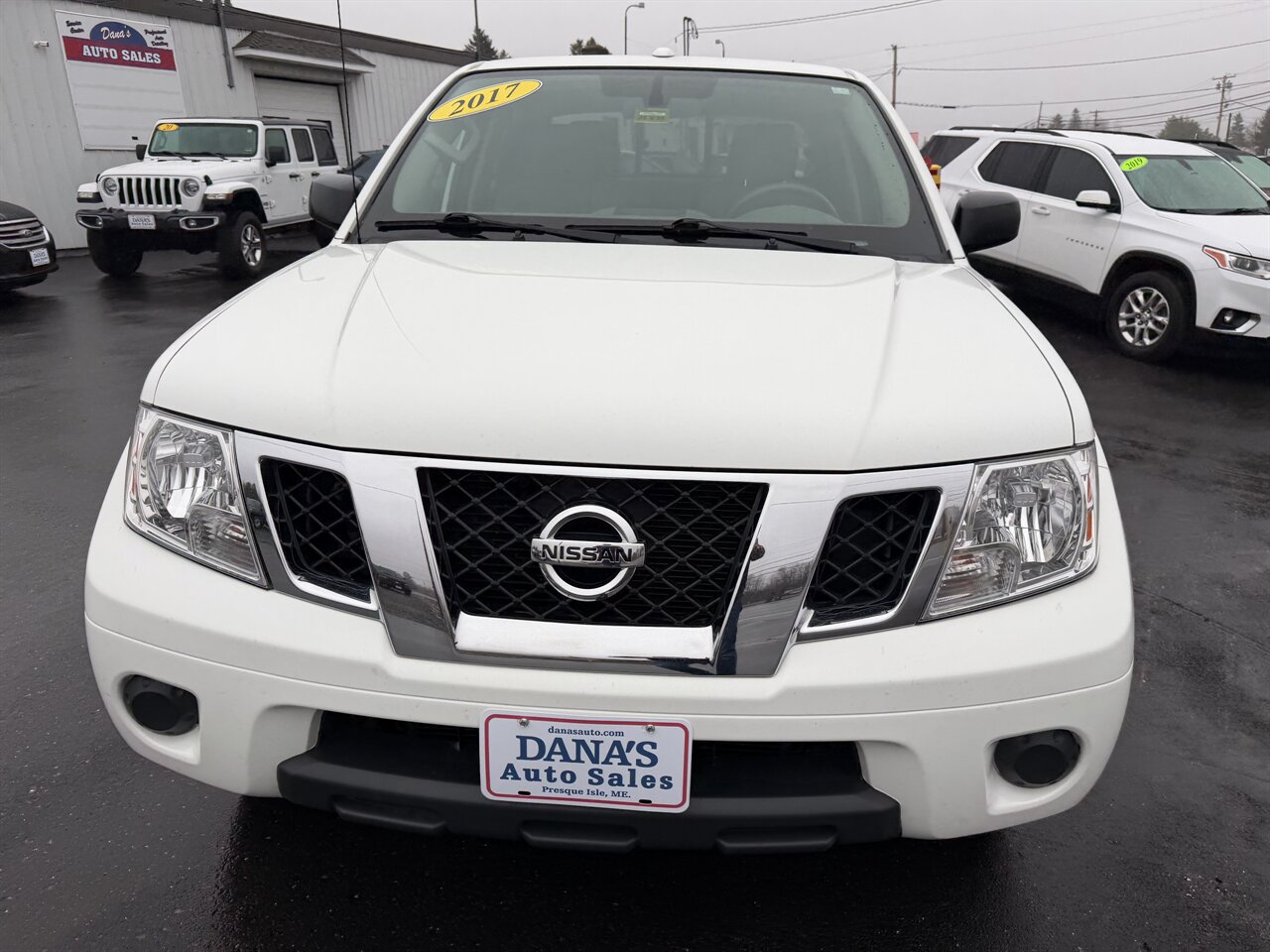 2017 Nissan Frontier SV photo 2