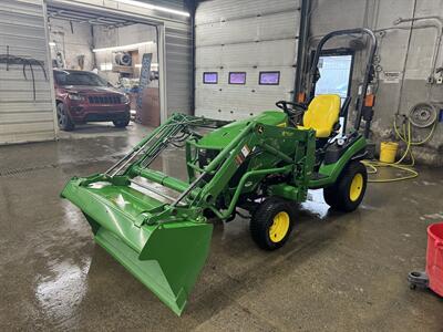 2017 John Deere 1025R  